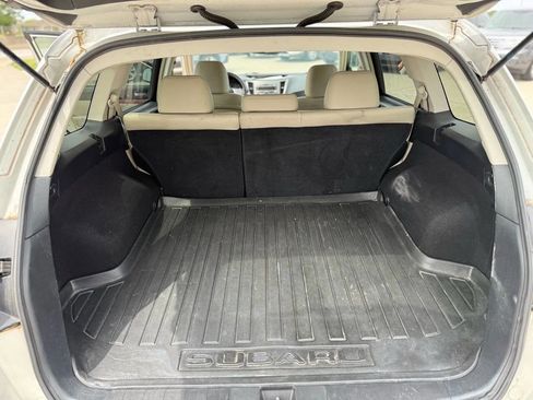 Used 2010 Subaru Outback 2.5i Limited image 20