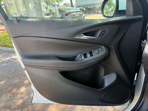 Used 2025 Buick Encore GX Preferred FWD image 18