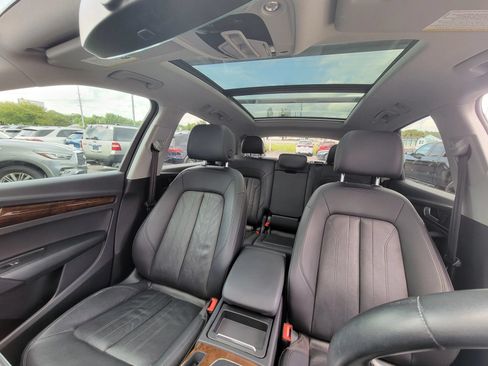 Used 2019 Audi Q5 2.0T Premium w/ Convenience Package AWD/4WD image 16