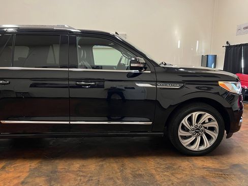 Used 2022 Lincoln Navigator L Reserve image 12