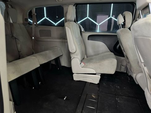Used 2012 Dodge Grand Caravan SXT FWD image 20