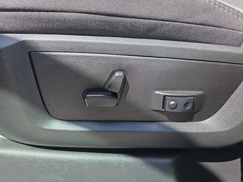 Used 2024 RAM 2500 Big Horn image 23