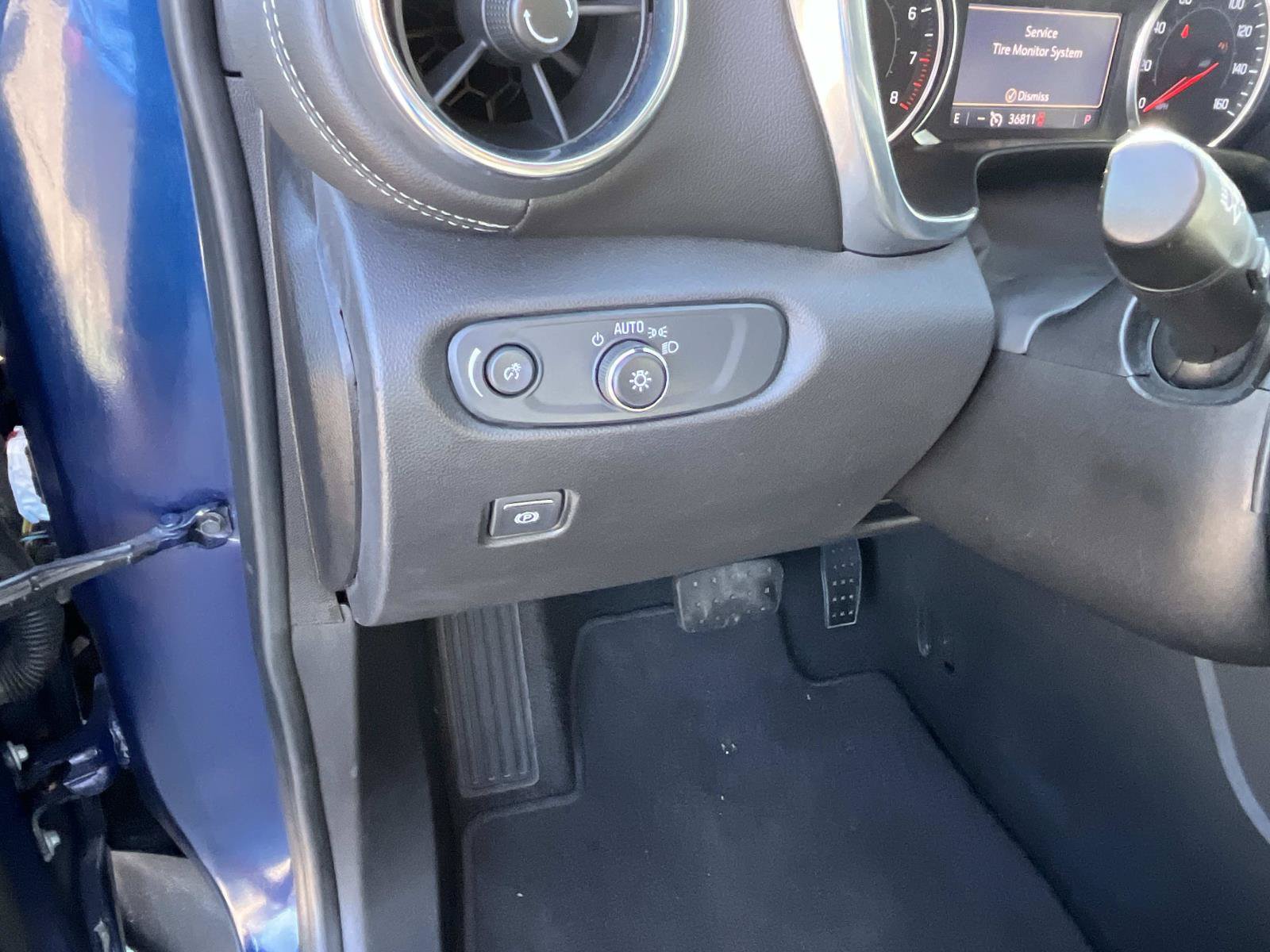 Used 2023 Chevrolet Blazer LT FWD image 31