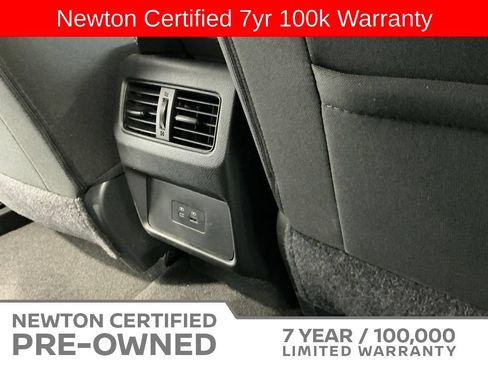 Used 2023 Nissan Rogue SV FWD image 16