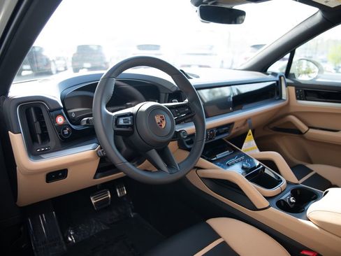 New 2026 Porsche Cayenne S image 4