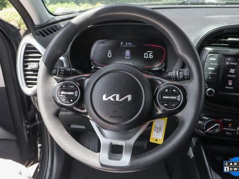Used 2023 Kia Soul LX image 16