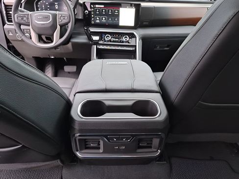 New 2026 GMC Sierra 2500 Denali w/ Denali Reserve Package AWD/4WD image 31