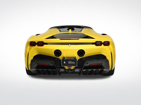 Used 2022 Ferrari SF90 Spider image 8