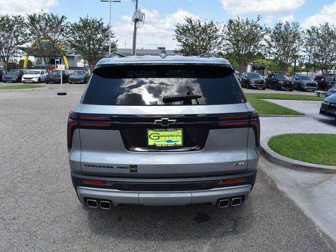 Used 2025 Chevrolet Traverse Z71 w/ Driver Confidence Package AWD/4WD image 13