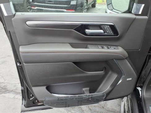 New 2026 Chevrolet Suburban RST w/ RST Capability Package AWD/4WD image 13