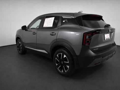 Used 2025 Nissan Kicks SV AWD/4WD image 6