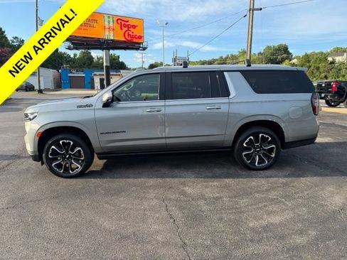Used 2024 Chevrolet Suburban High Country AWD/4WD image 4