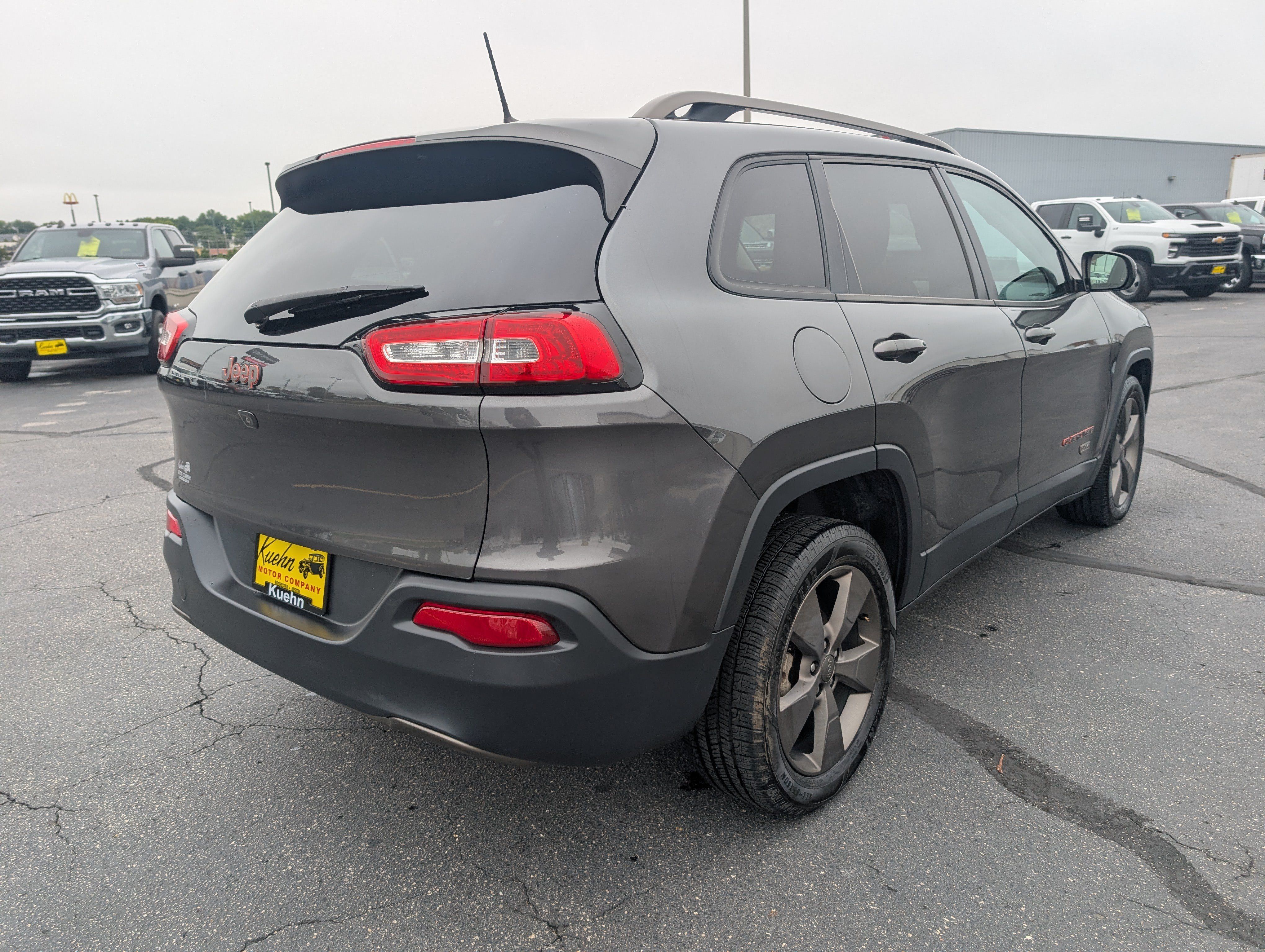 Used 2016 Jeep Cherokee 75th Anniversary FWD image 8