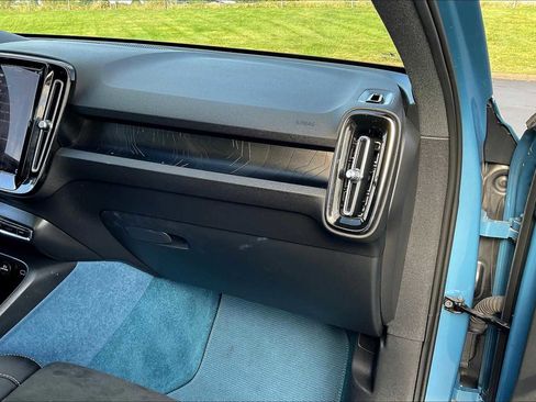 Used 2023 Volvo C40 P8 Recharge Ultimate image 19