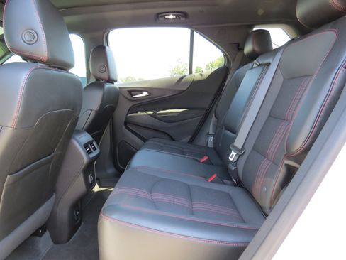 Certified 2024 Chevrolet Equinox RS image 16