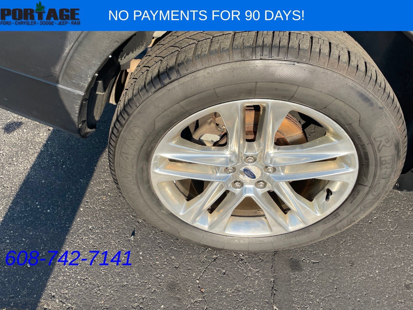 Used 2017 Ford Explorer XLT w/ Equipment Group 202A AWD/4WD image 9
