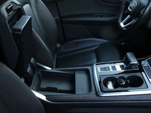 Used 2019 Audi Q8 Premium Plus image 46