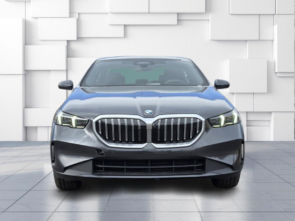 Certified 2026 BMW 530i xDrive AWD/4WD image 2