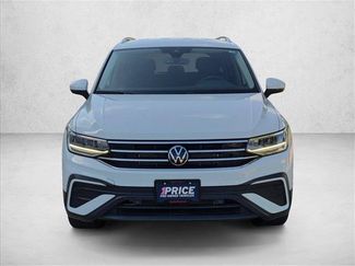 Used 2024 Volkswagen Tiguan SE w/ MDO Package, Three-Row FWD video 2