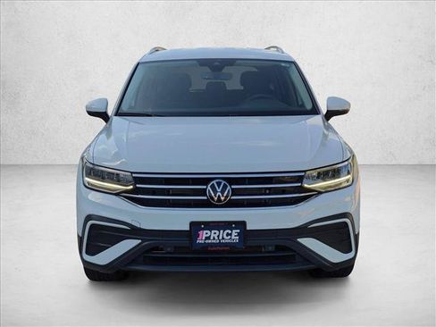 Used 2024 Volkswagen Tiguan SE w/ MDO Package, Three-Row FWD image 2