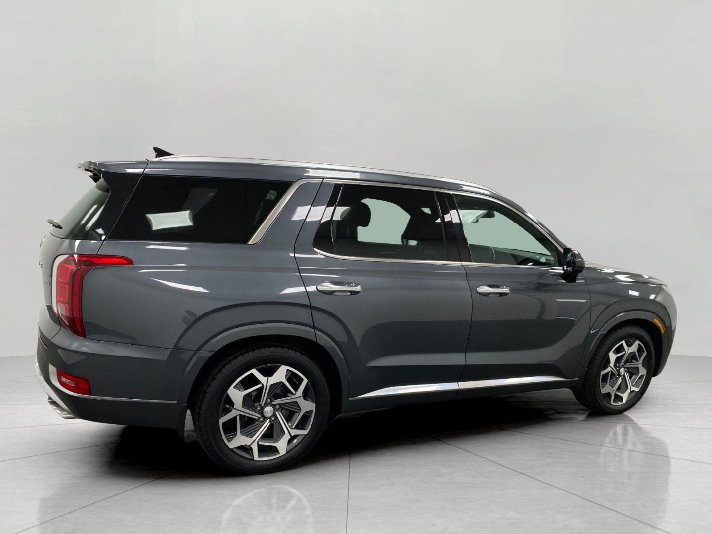 Used 2021 Hyundai Palisade Calligraphy w/ Winter Package AWD/4WD image 3