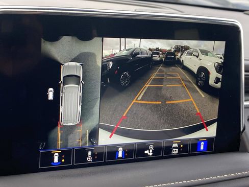 Used 2022 GMC Yukon SLT w/ SLT Premium Package image 15