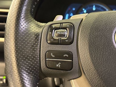 Used 2016 Lexus RC 200t RWD image 33