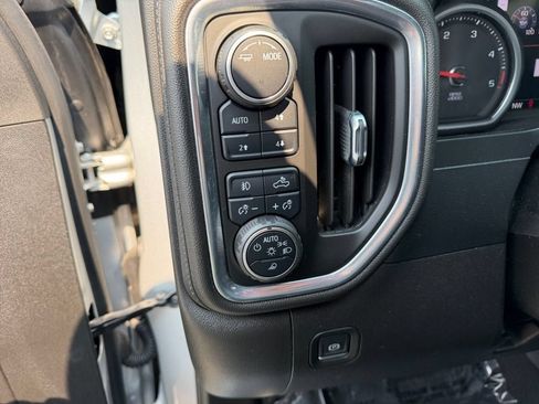 Used 2022 Chevrolet Silverado 3500 High Country AWD/4WD image 22