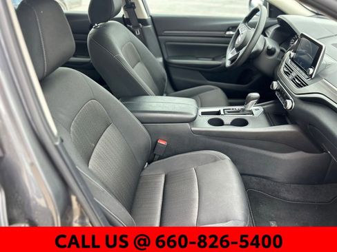 Used 2025 Nissan Altima 2.5 SV FWD image 6