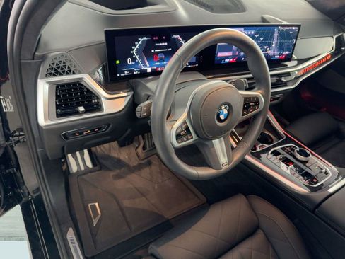 Used 2024 BMW X7 xDrive40i w/ Executive Package image 4