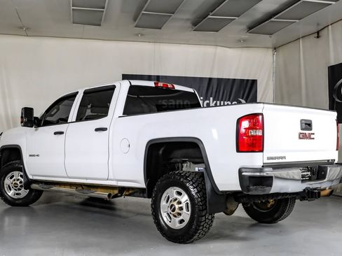 Used 2015 GMC Sierra 2500 4x4 Crew Cab w/ Sierra Convenience Package image 10