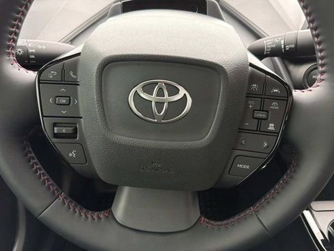 Used 2026 Toyota Prius Plug-In Hybrid FWD image 22