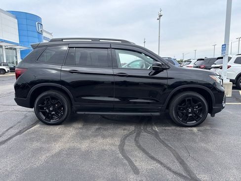 Certified 2024 Honda Passport Black Edition image 4