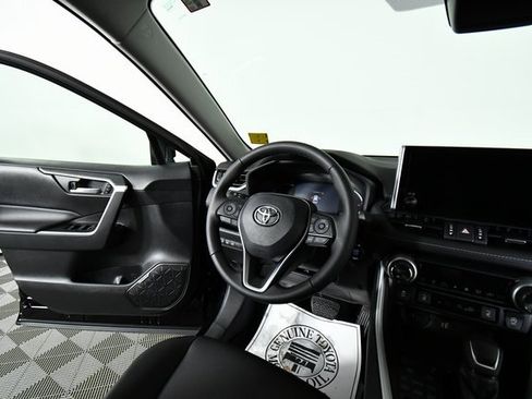 Used 2023 Toyota RAV4 XLE Premium image 19