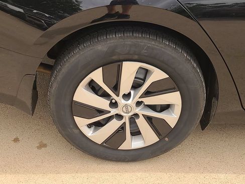 Certified 2025 Nissan Altima 2.5 S FWD image 6