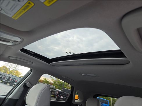 Used 2023 Hyundai Kona SEL w/ Convenience Package image 29