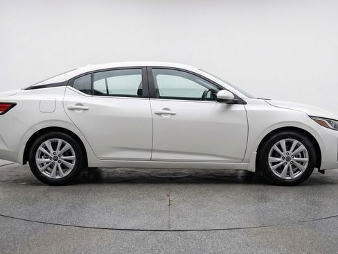 Used 2025 Nissan Sentra S FWD image 11