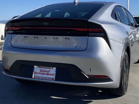 Certified 2025 Toyota Prius LE image 4