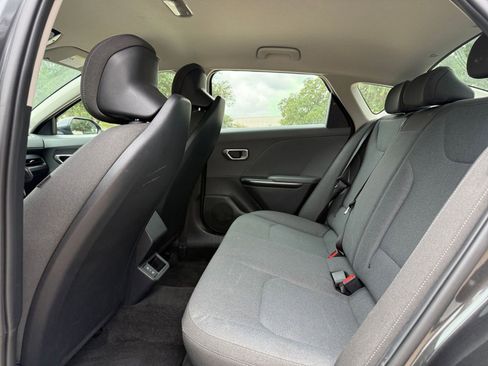 Used 2025 Kia K4 FWD image 28
