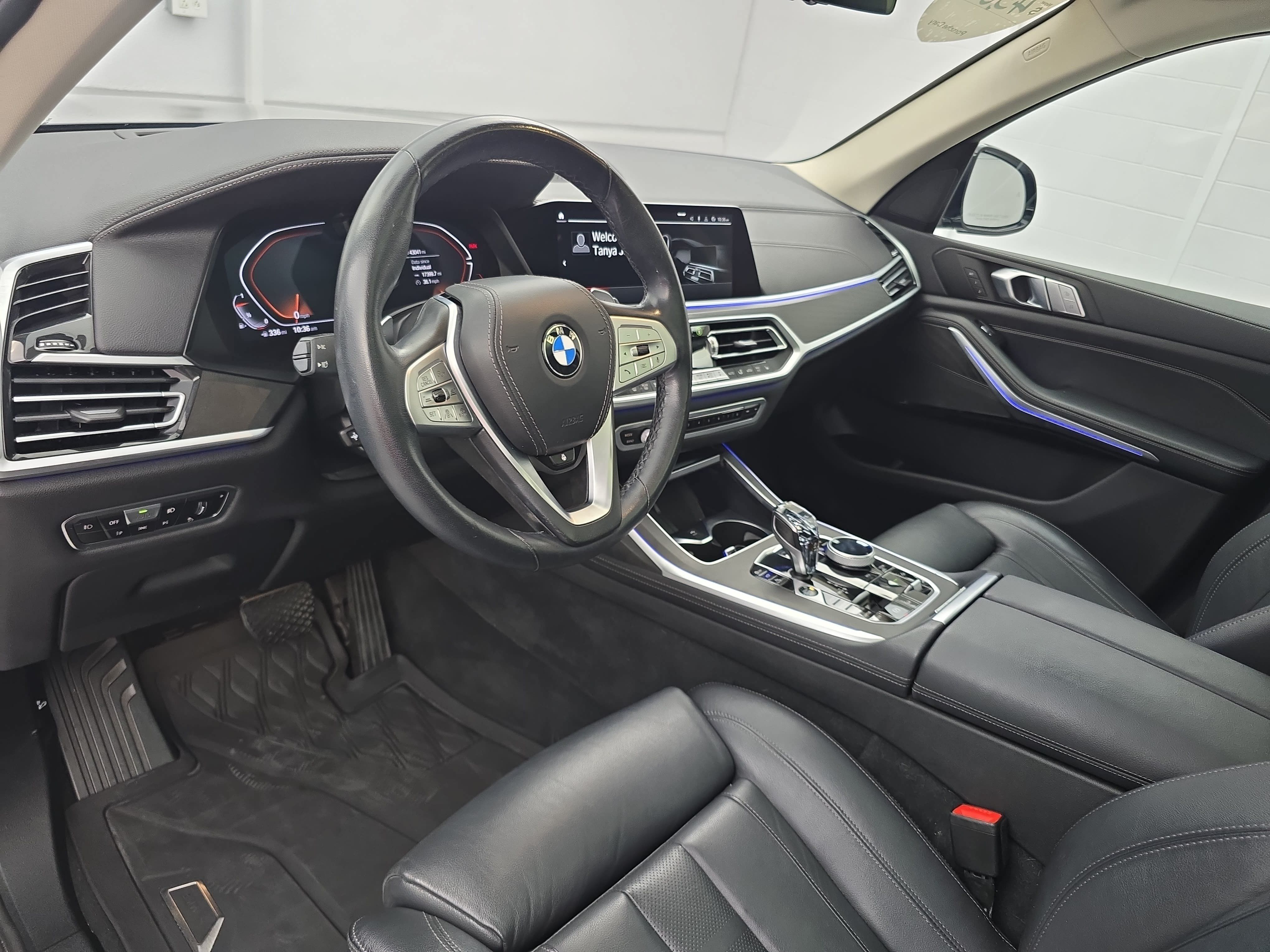 Used 2022 BMW X7 xDrive40i w/ Premium Package AWD/4WD image 4