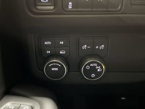 Used 2023 Chevrolet Tahoe LT image 32