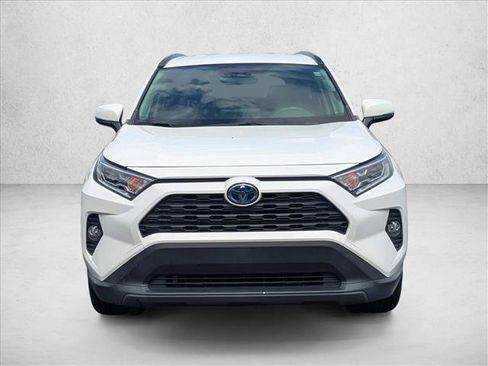 Used 2020 Toyota RAV4 XLE AWD/4WD image 2