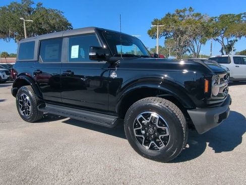 New 2025 Ford Bronco Outer Banks image 2