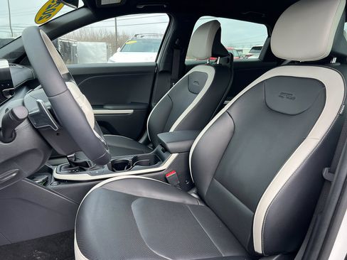 Used 2025 Kia K4 GT-Line w/ GT-Line Premium Package image 14