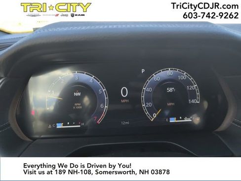 New 2025 Jeep Grand Cherokee Limited w/ Luxury Tech Group II image 15