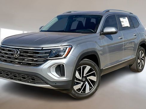 Used 2026 Volkswagen Atlas SEL AWD/4WD image 1