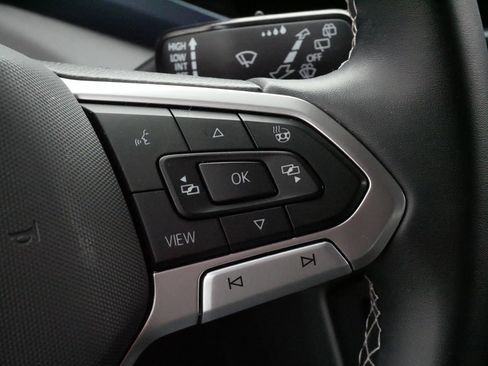 Used 2022 Volkswagen Taos SE image 25