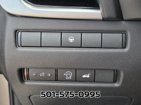 Used 2025 Nissan Rogue SL FWD image 31