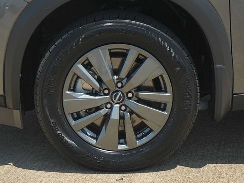 Used 2025 Nissan Pathfinder SV w/ Black Appearance Package FWD image 7