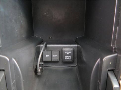 Used 2011 Honda Accord EX-L image 9